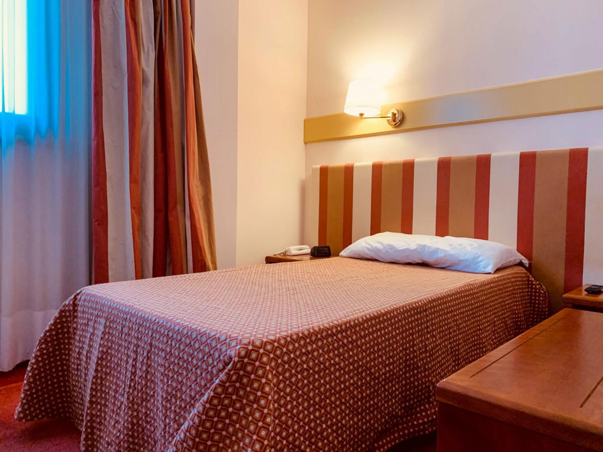 Eurohotel Palace Maniago Ruang foto