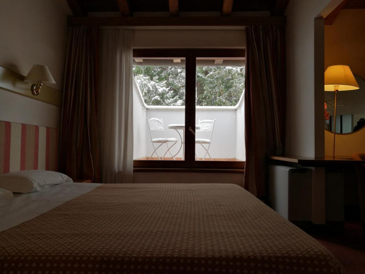 Eurohotel Palace Maniago Bagian luar foto
