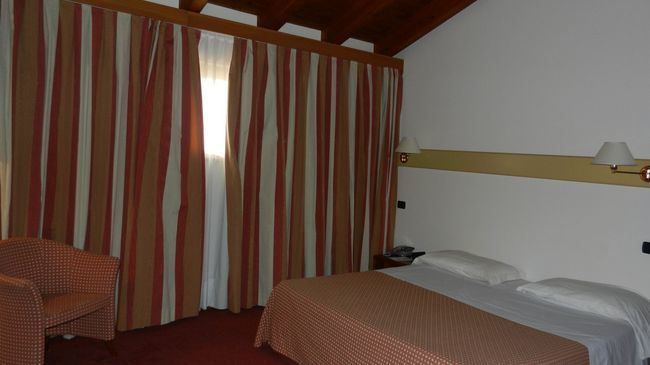 Eurohotel Palace Maniago Ruang foto
